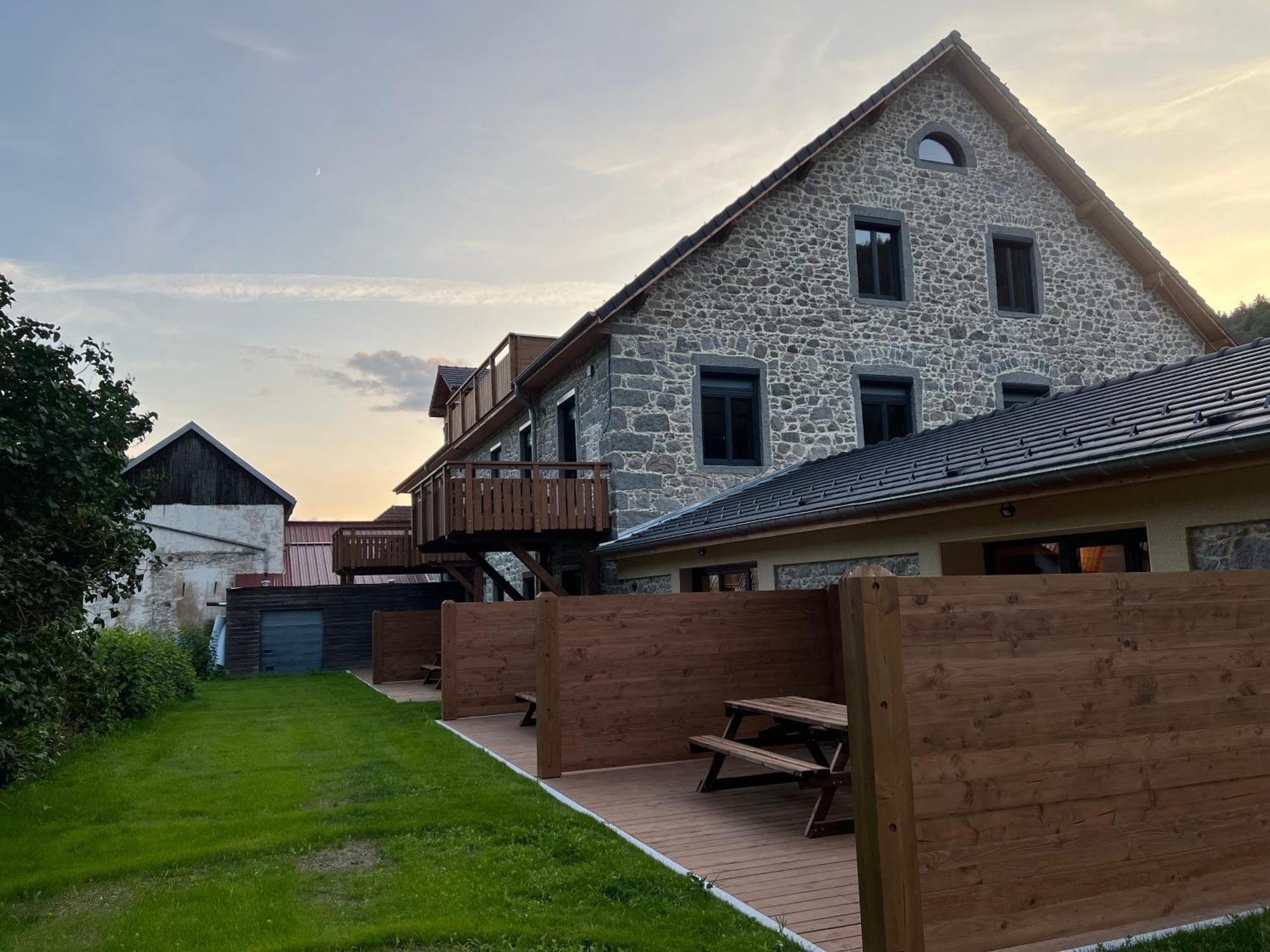 Gite Roche Des Ducs Avec Piscine Toute L'Annee, Spa, Sauna, Hammam Rochesson Exterior foto